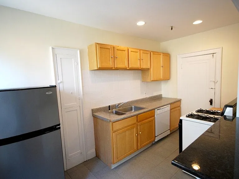 249 Chestnut Hill Ave #52 — Photo 3
