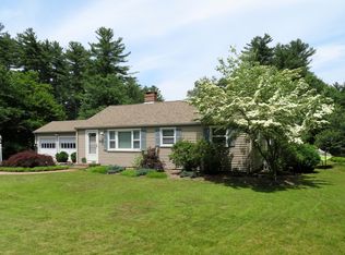 152 Farms Village Rd, Simsbury, CT 06070