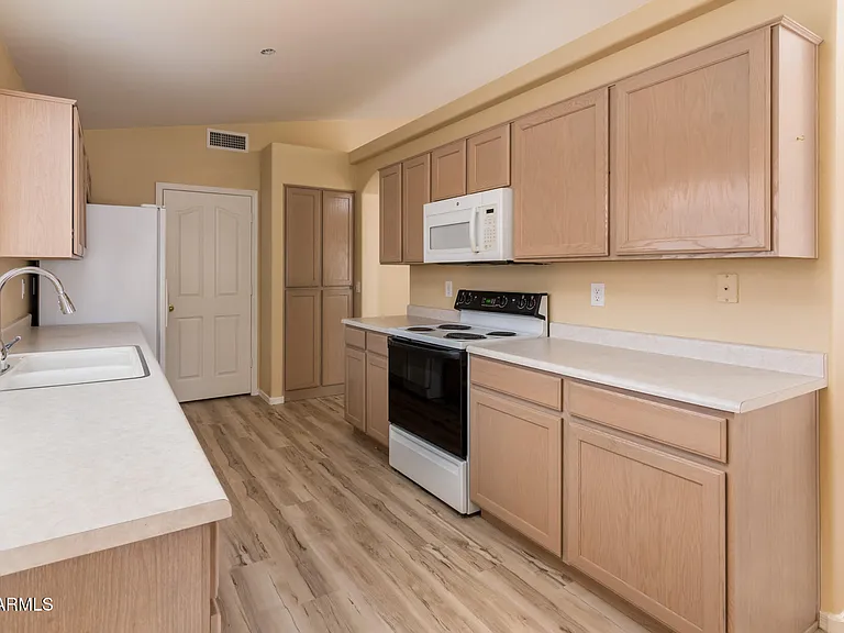 12566 W Palm Ln — Photo 7