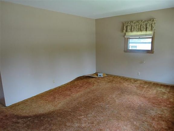 4th image of 8624 W Crawford Ave