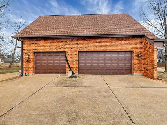 5th image of 8819 Gladlea Dr