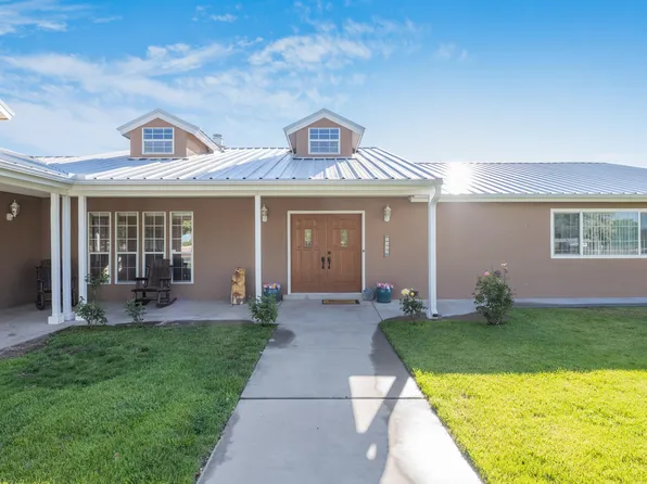 6928 Della Dr SW, Albuquerque, NM 87105