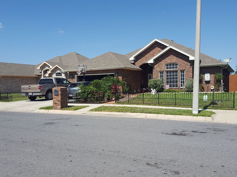 2nd image of 3451 Heritage Cir