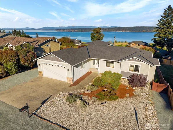 2927 Viewmont Place, Camano Island, WA 98282