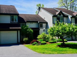 15 Lake Forest Dr, Burlington, VT 05401