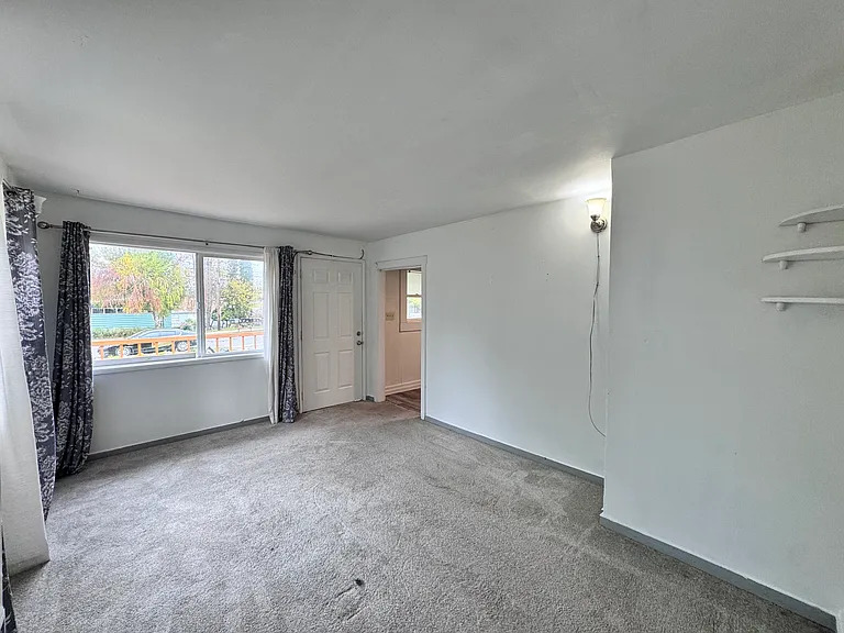 9014 24th Ave SW — Photo 3