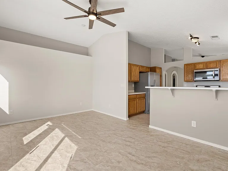 6136 Vaughn Dr NE — Photo 8