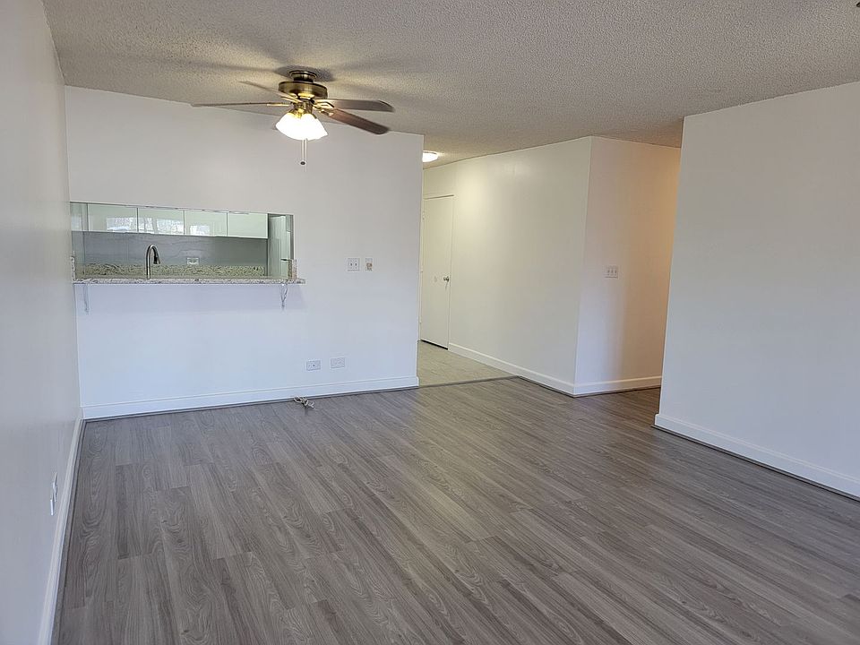 1st image of 920 Ward Ave APT 8A