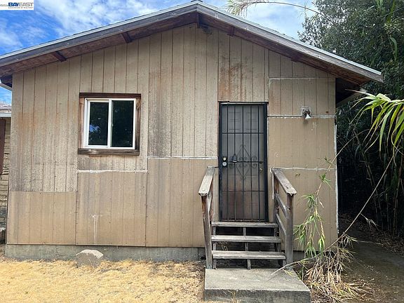 3rd image of 6225 Tevis St