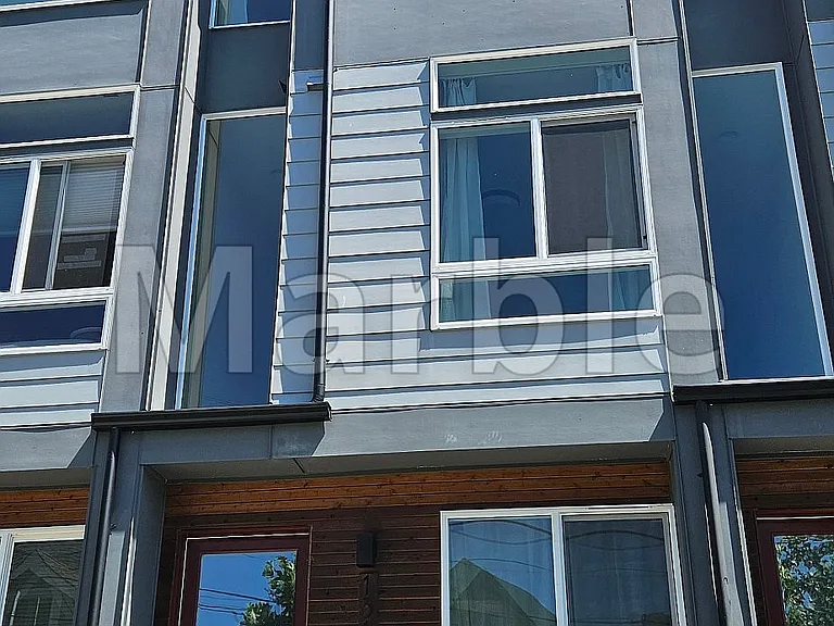 1310 Yakima Ave S — Photo 1