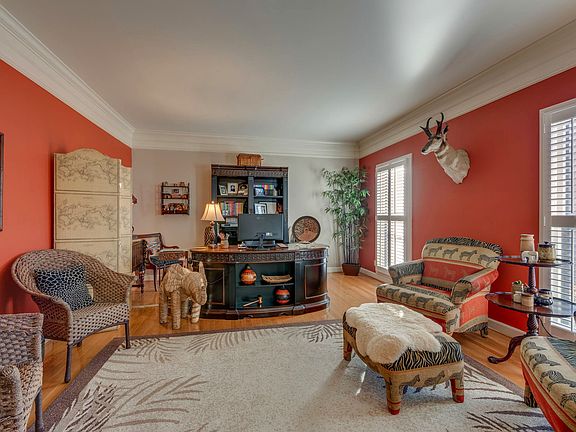3rd image of 414 Ashley Ln