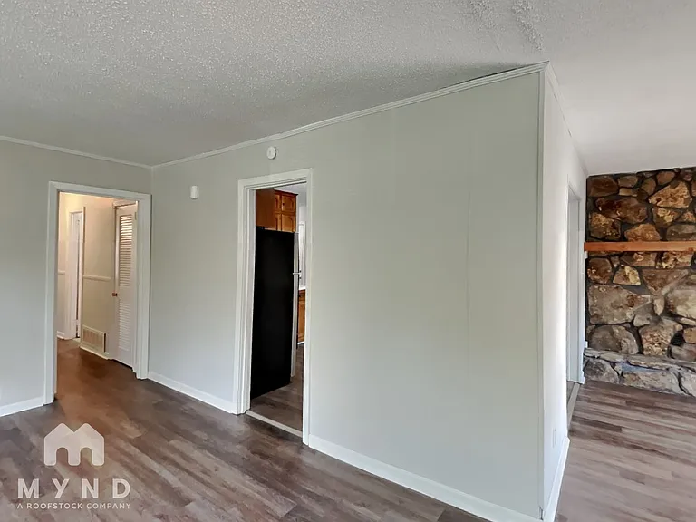 217 Marshall Dr — Photo 6