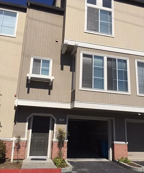 105 Emerald Bay Ln — Photo 1