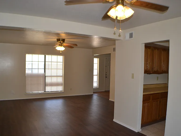 1515 Bandera Dr — Photo 11