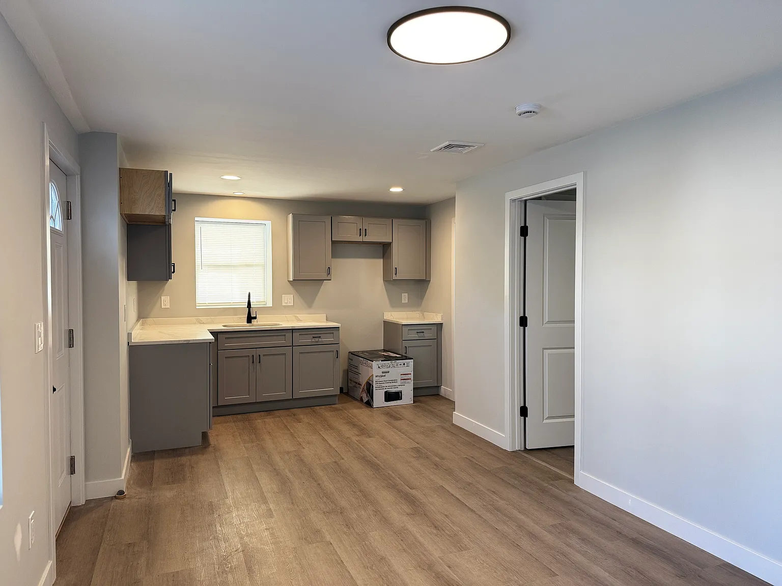1 bed, 750 sqft, $1,700 — Photo 3