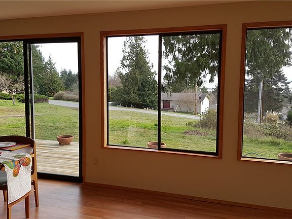 5th image of 576 Olympic View Dr