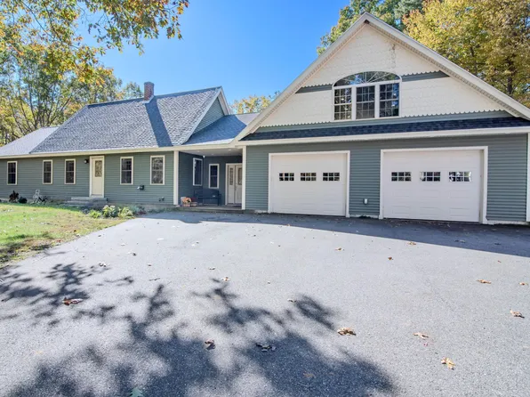 28 Middle Road, Kennebunk, ME 04043