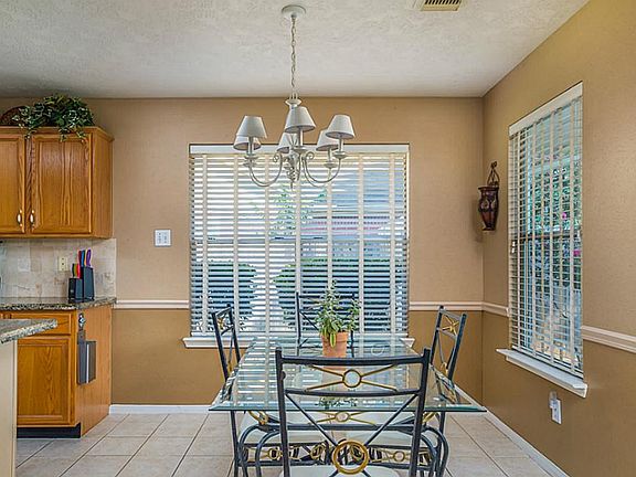 4th image of 6011 Villa Hills Dr