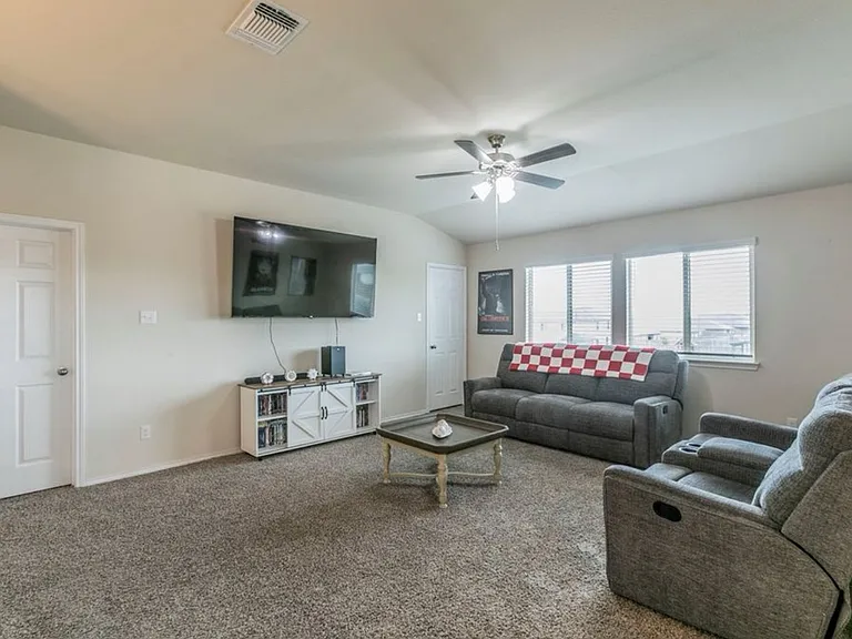 2824 Jackal Dr — Photo 25