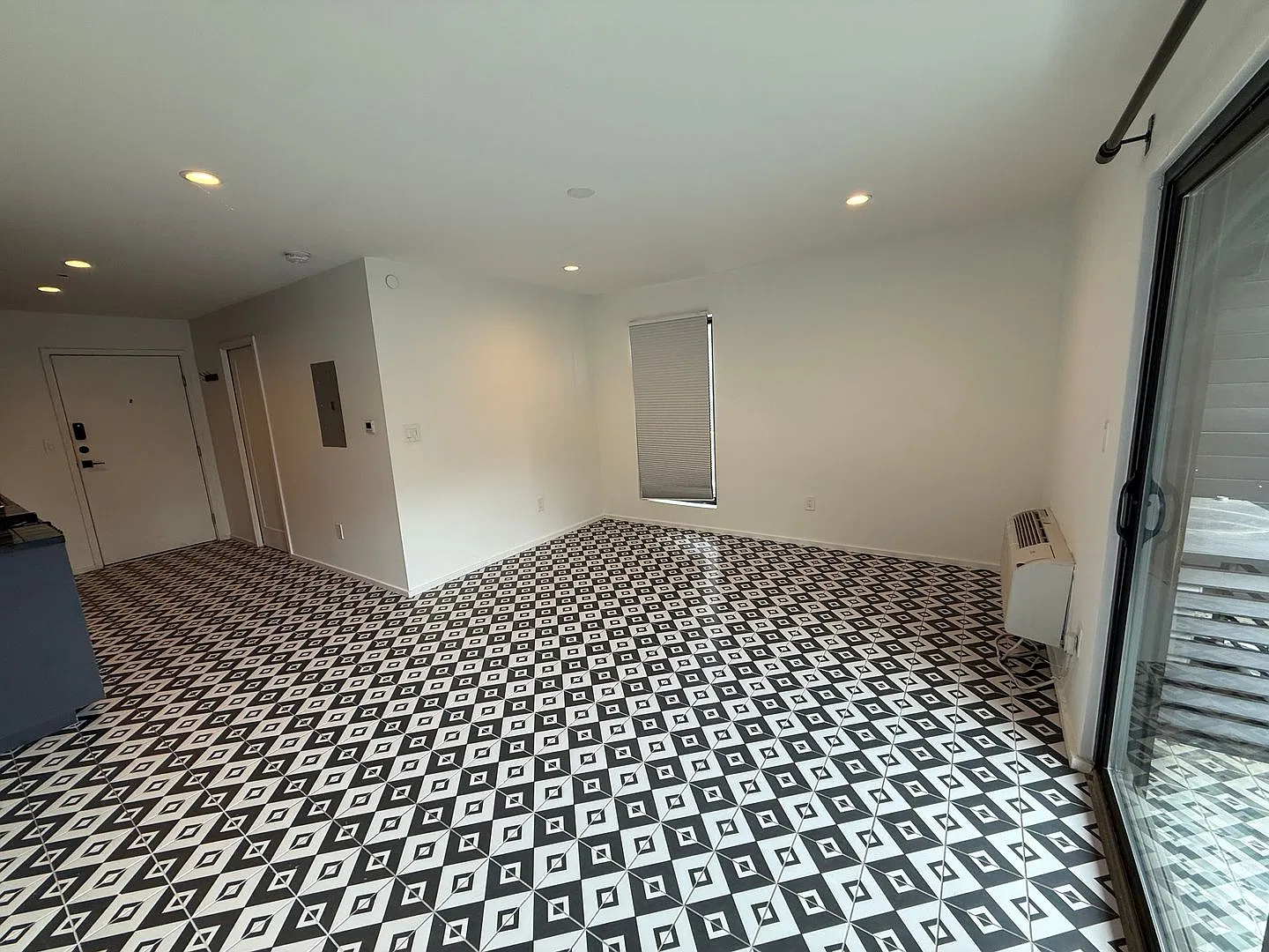 201 Academy Dr — Photo 4
