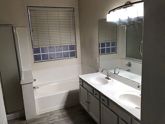 5th image of 3068 N 109th Ave