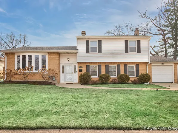 1365 E Norman Dr, Palatine, IL 60074