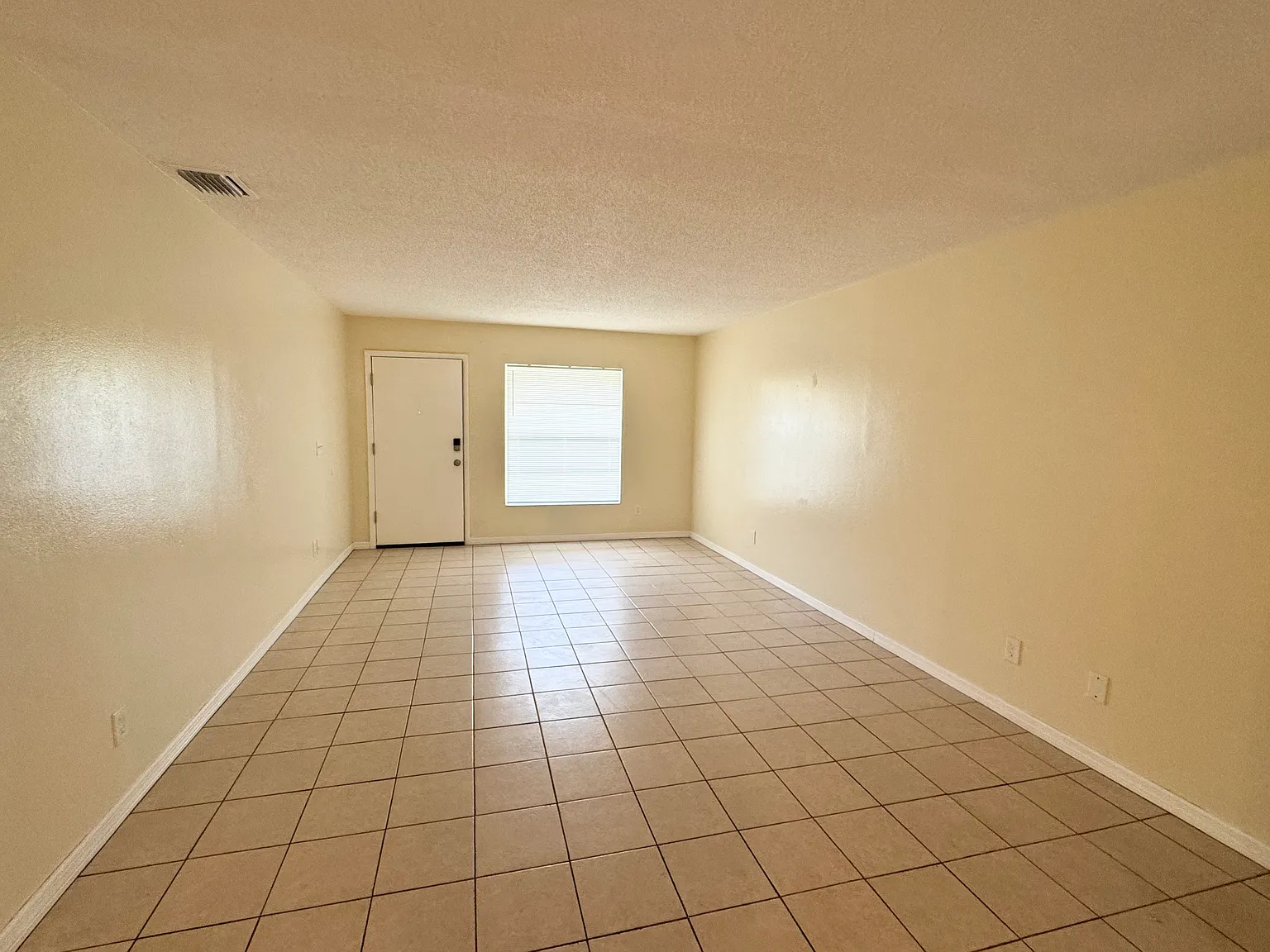 2 bed, 1377 sqft, $1,800 — Photo 4