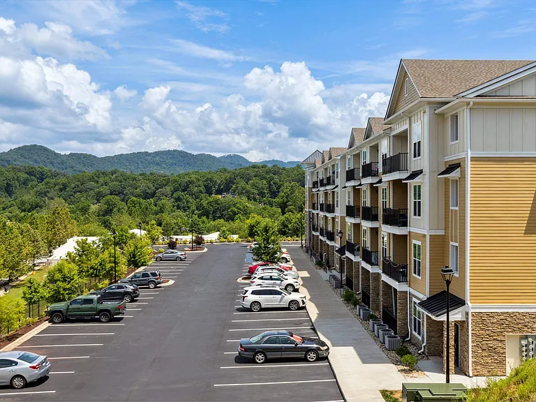 Verde Vista, Asheville, NC, Building