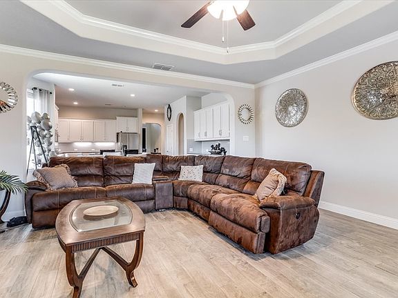 4th image of 277 Mineral Point Dr