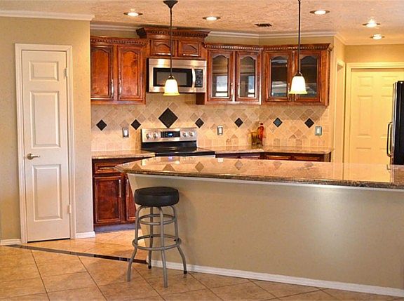 4th image of 2118 Heritage Colony Dr