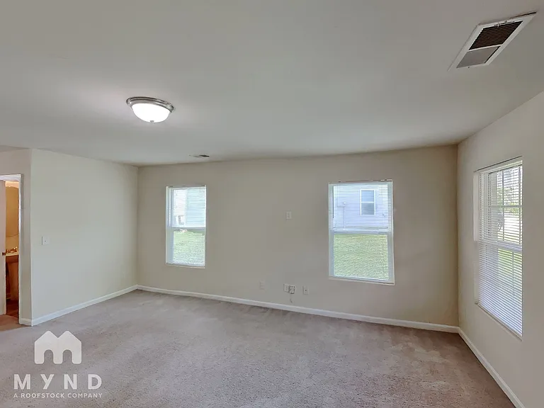 2547 Piering Dr — Photo 5