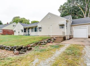 604 E 6th St, Pana, IL 62557