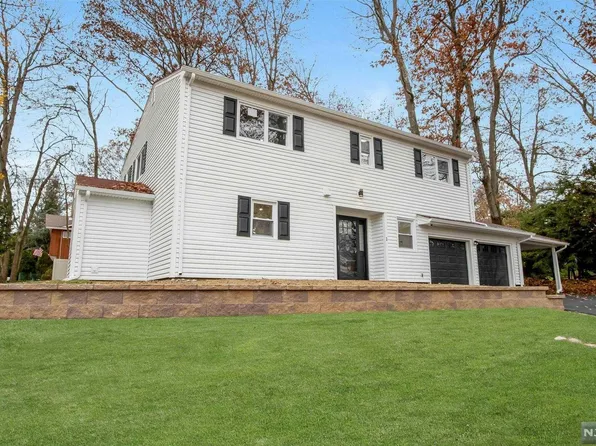 1 Lockwood Pl, Park Ridge, NJ 07656
