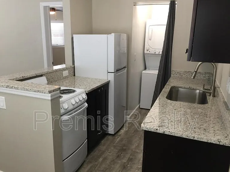 1186 Grove St — Photo 13