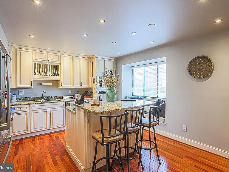 400 Five Farms Ln — Photo 9