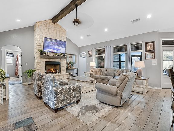 2nd image of 523 Mitchell Ryan