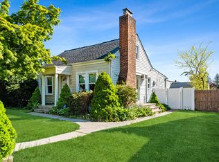 687 Deer Park Ave, Babylon, NY 11702