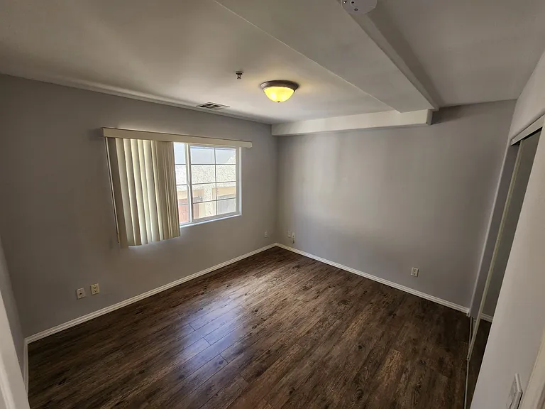 335 E Providencia Ave #202 — Photo 7