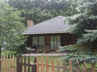 1045 Elizabeth St, Saugatuck, MI 49453