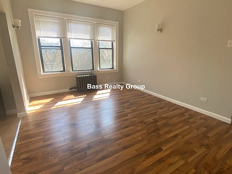 1723 W Estes Ave #210 — Photo 2