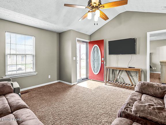 3rd image of 157 Wooded Oak Ct