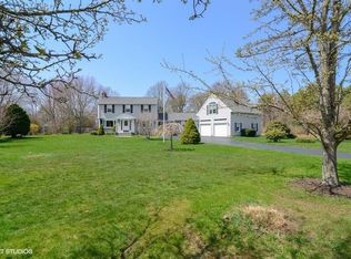 253 N Niantic Dr, Charlestown, RI 02813