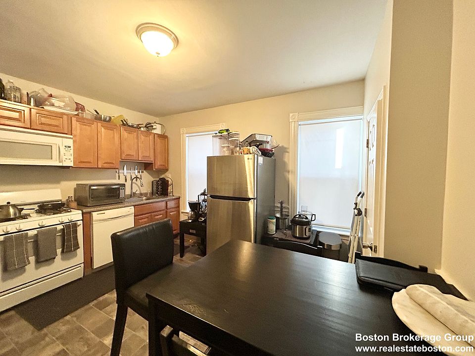 1st image of 151 E Cottage St #1