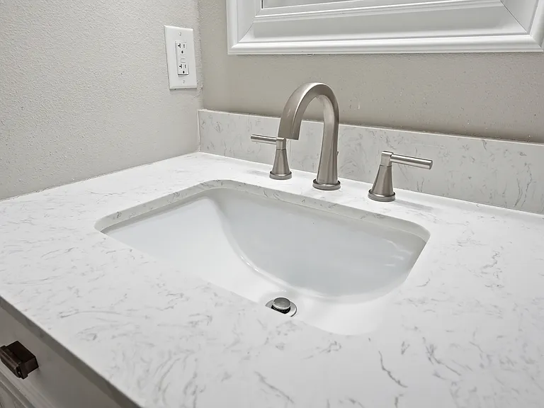 254 E Iris Ln — Photo 25