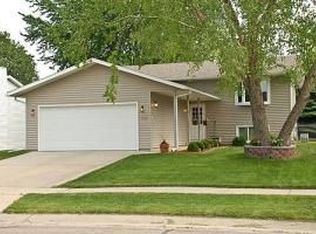 906 24th St SE, Rochester, MN 55904