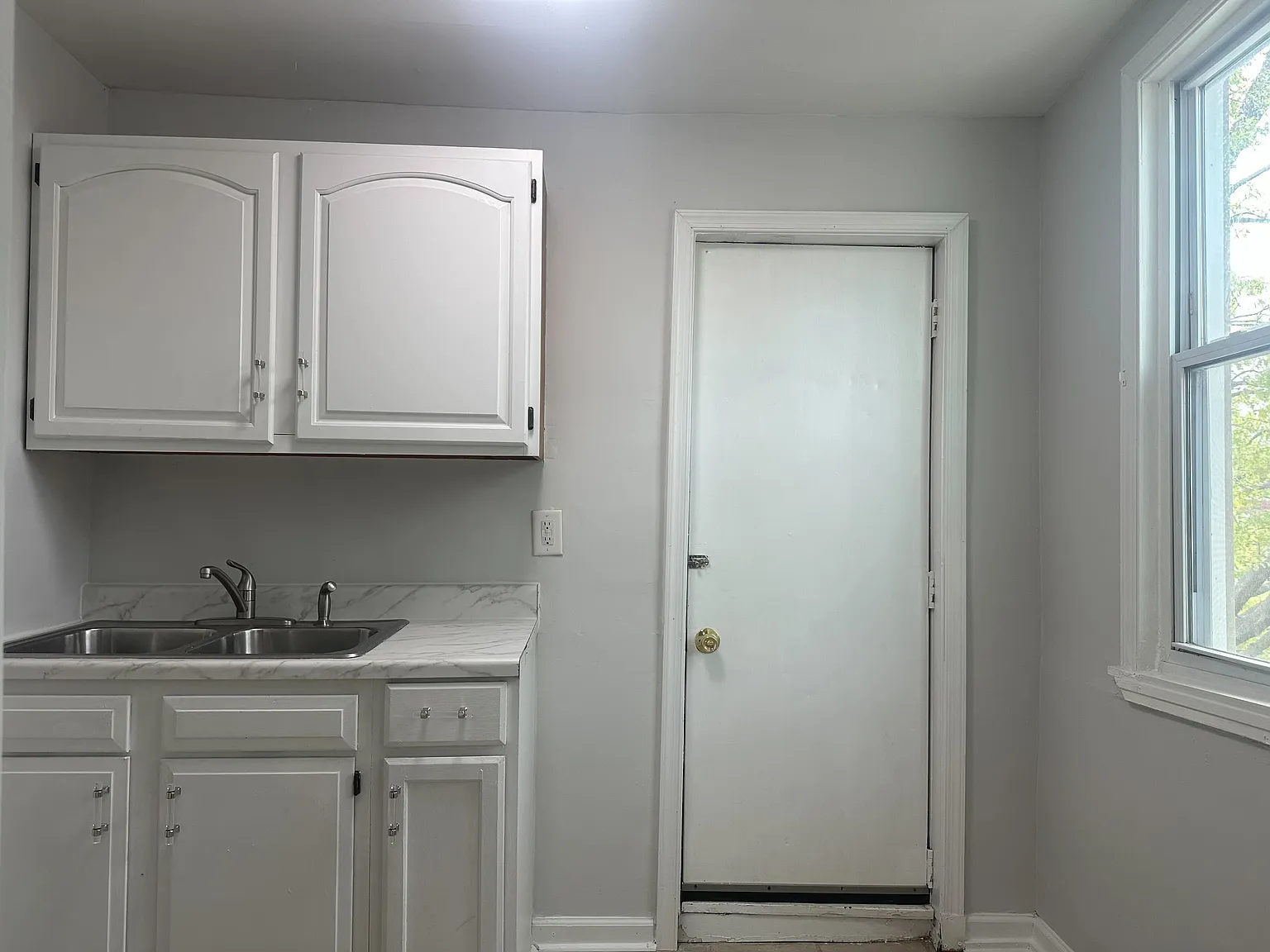 1 bed, $1,310 — Photo 3
