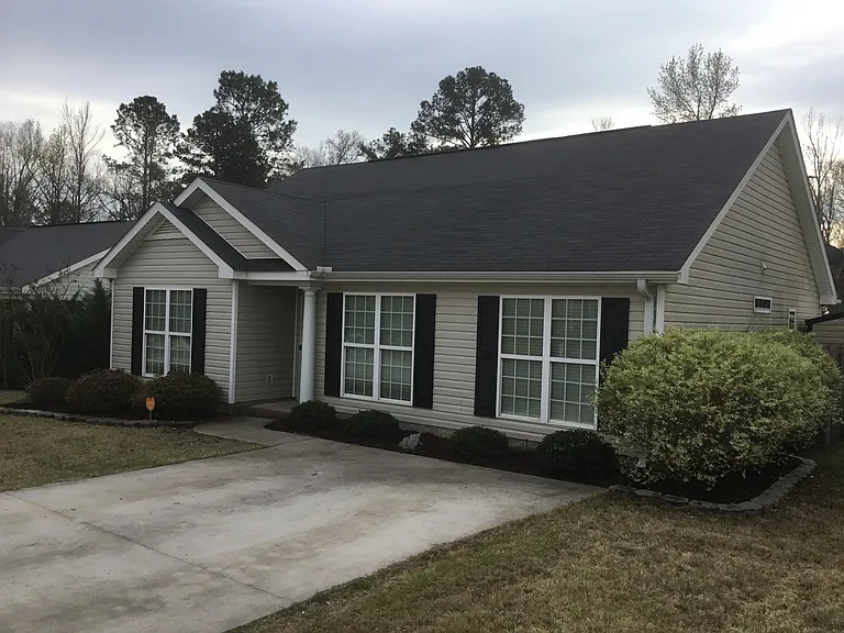712 Keyes Dr — Photo 2