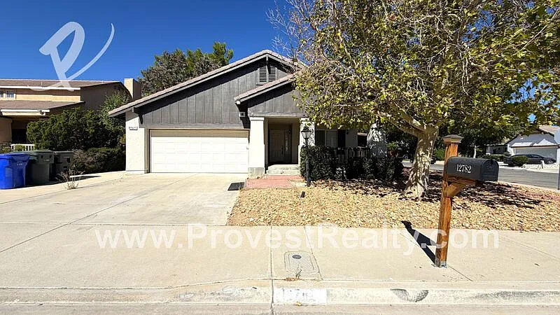 3 bed, 2.0 bath, 1590 sqft, $2,100 — Photo 2