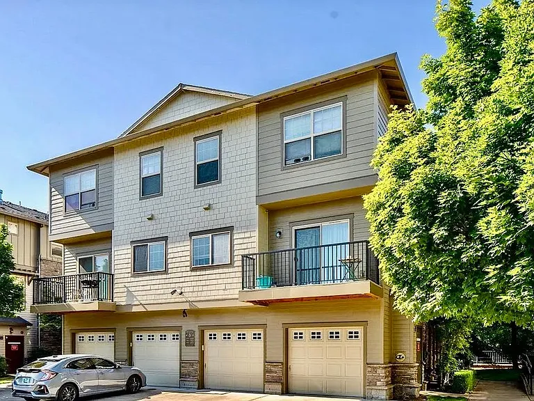 8005 NE Rockne Way — Photo 5