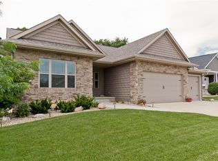 2918 Diamondhead Rd, Hiawatha, IA 52233